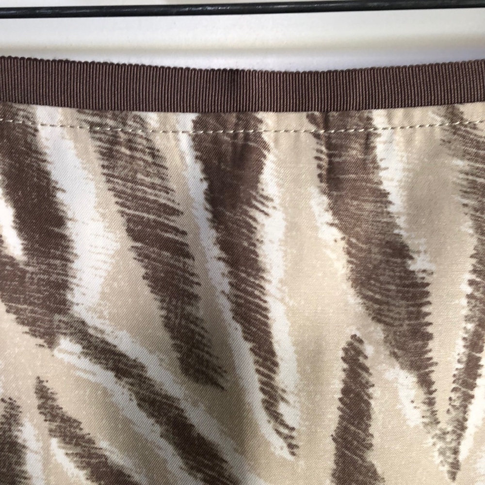 LOFT • Patterned Skirt - Picture 3 of 6